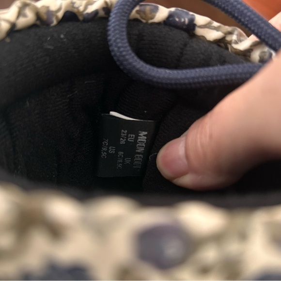 Moon Boot x Bonpoint Kids Floral Black and Cream Boots - Picture 7 of 8